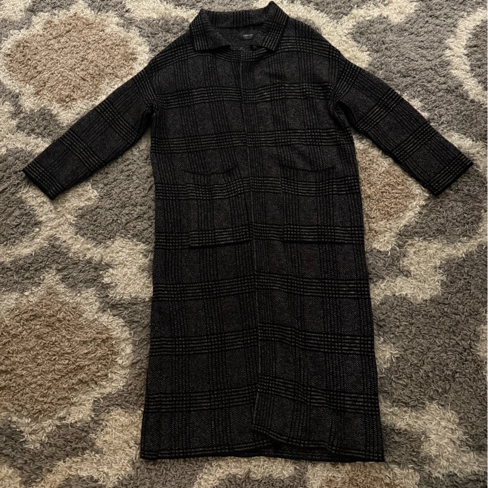 Zara Black and White Knit long Sweater